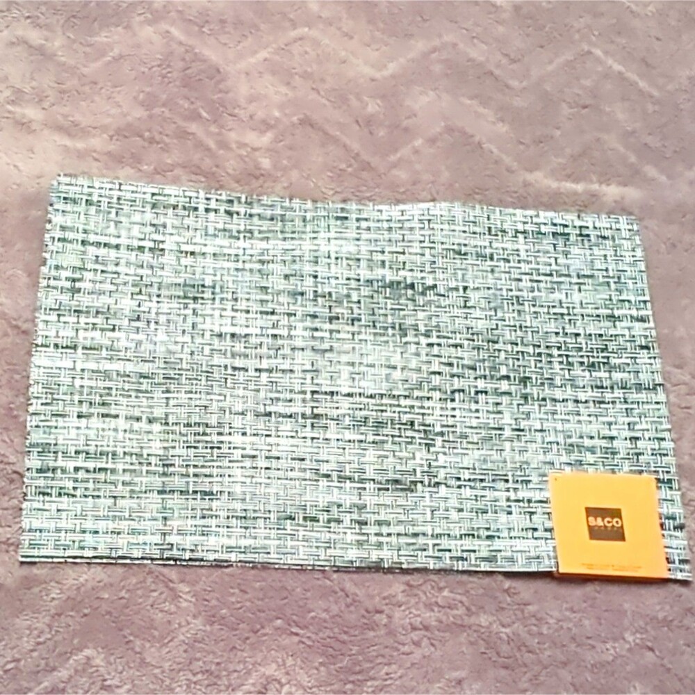 Modern, Chic, Minimalist - S&CO Home Placemat Set of 4 - Basketweave Gray/White